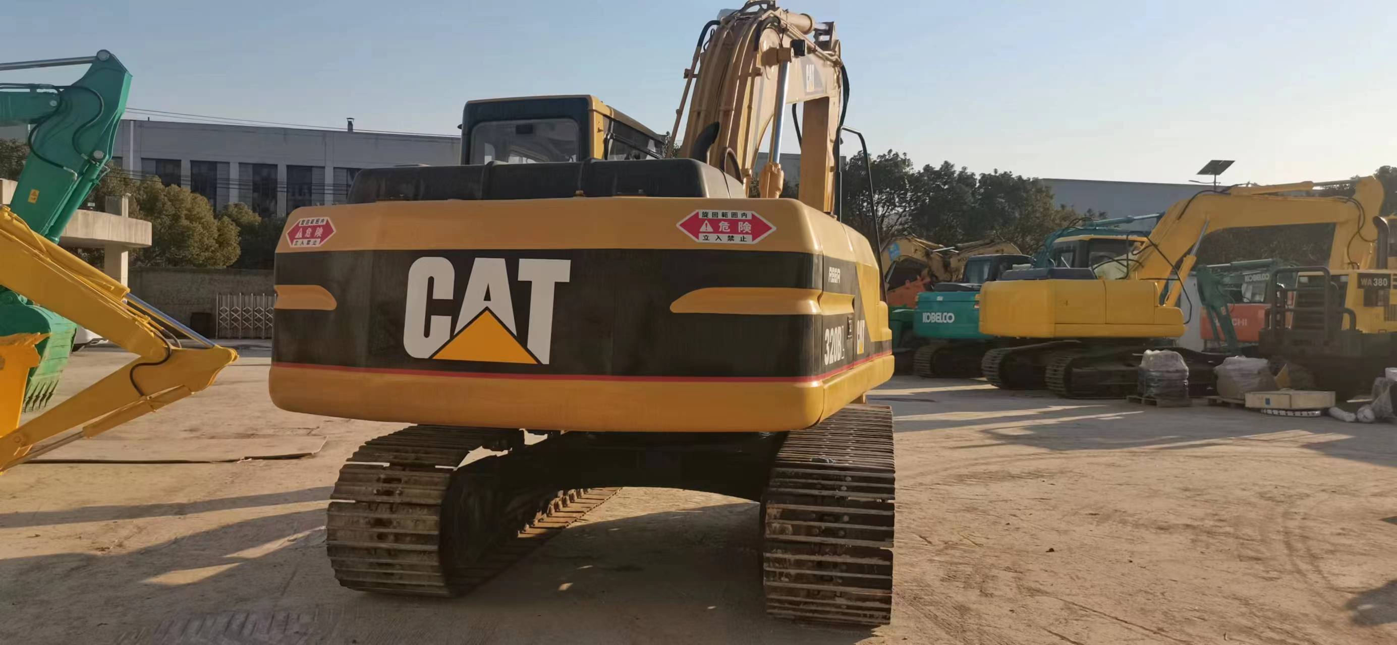 CAT320B (9)