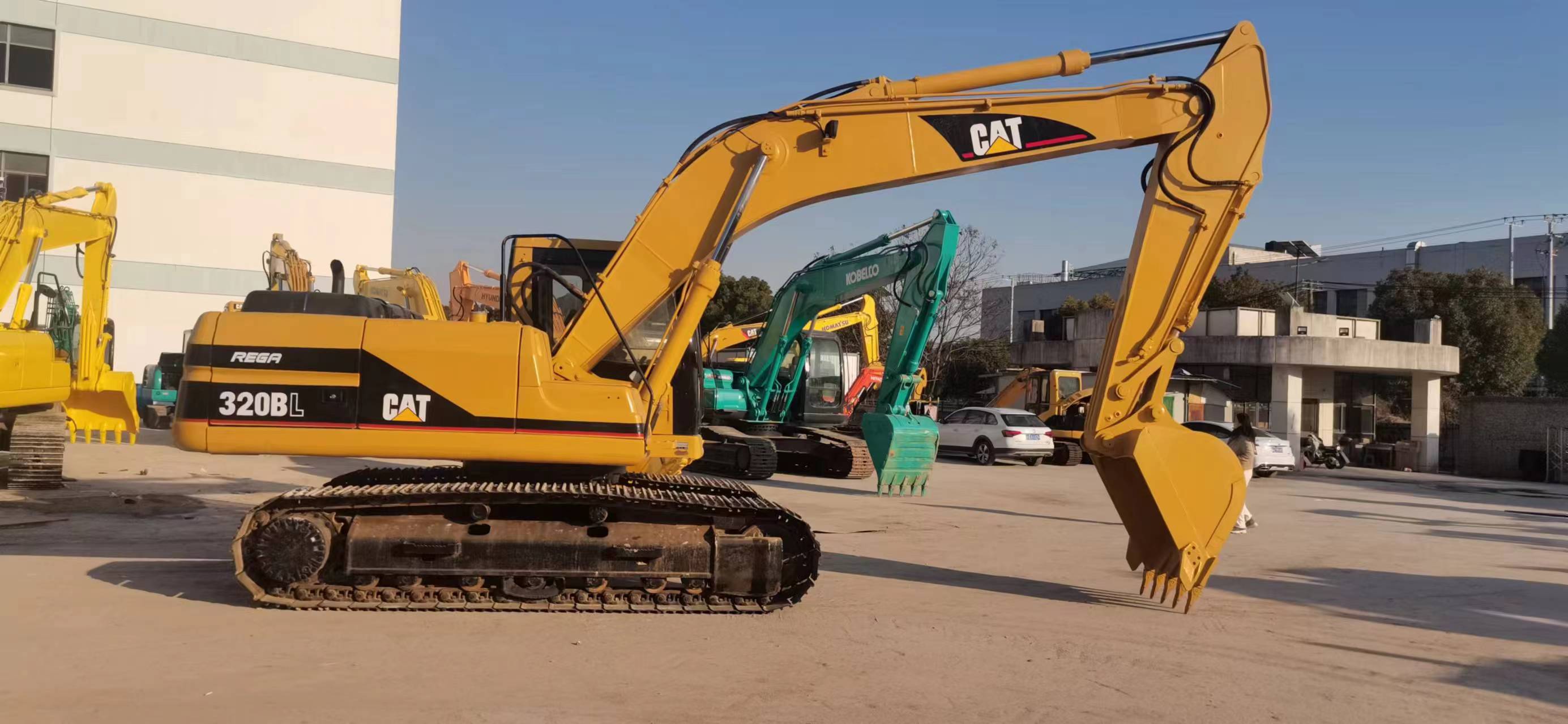 CAT320B (5)