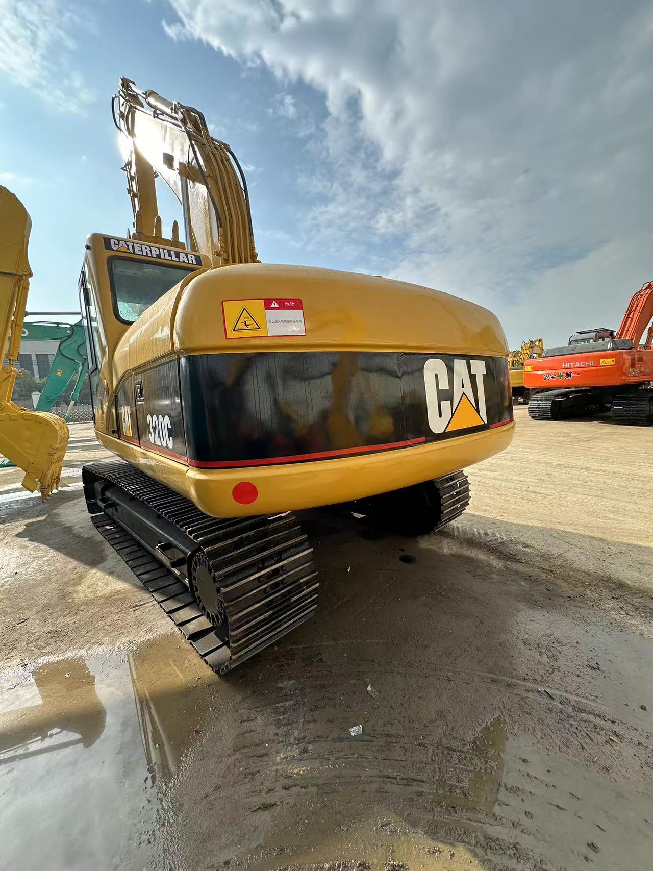 CAT320C (1)